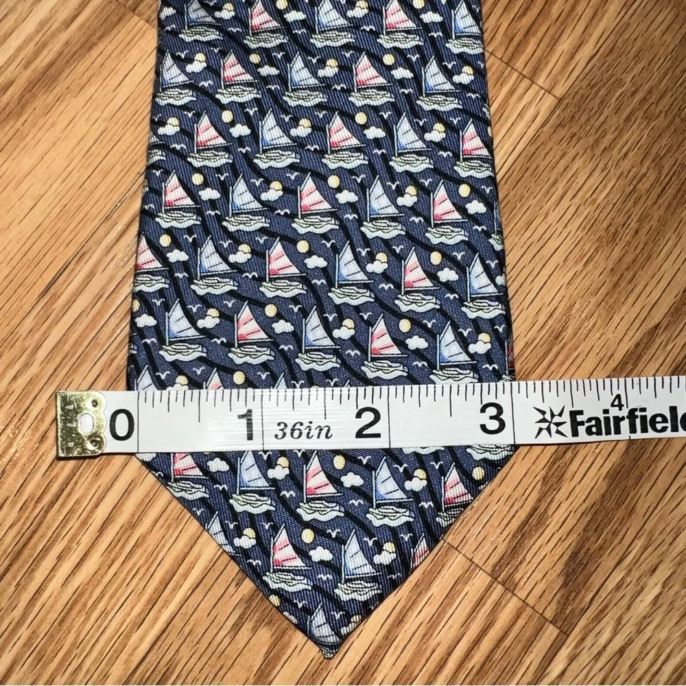 Vineyard Vines blue and pink Sailboat‎ 100% Silk Neck Tie